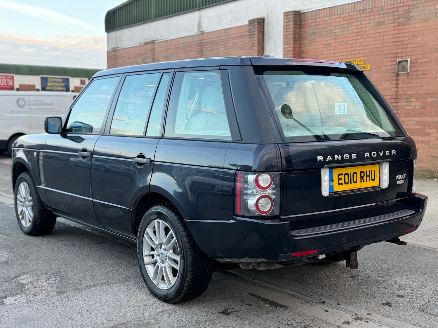 Used Land Rover Range Rover 2010 for sale - 78031108: Photo 2