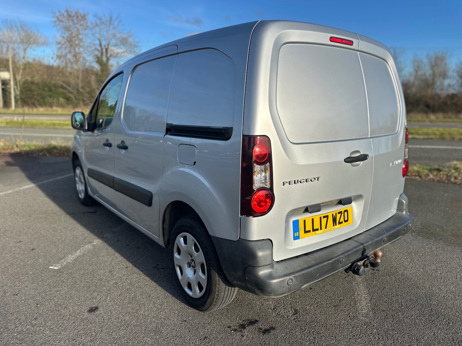 Used Peugeot Partner 2017 for sale - 77921704: Photo 3