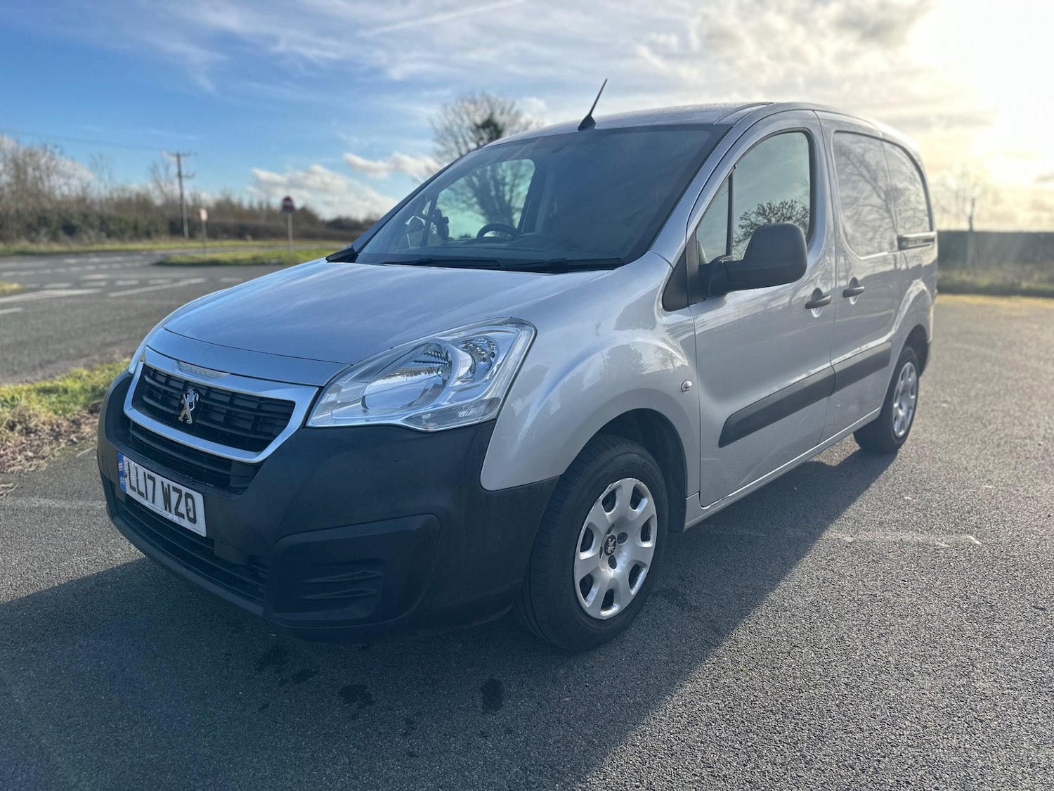 Used Peugeot Partner 2017 for sale - 77921704: Photo 4