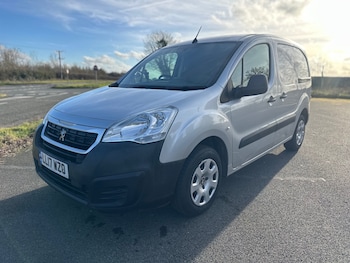 Used Peugeot Partner 2017 for sale - 77921704: Photo