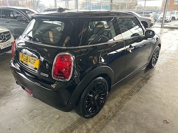 Used MINI Hatch 2018 for sale - 77218136: Photo