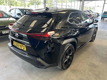 Used Lexus UX 2019 for sale - 75444921: Photo