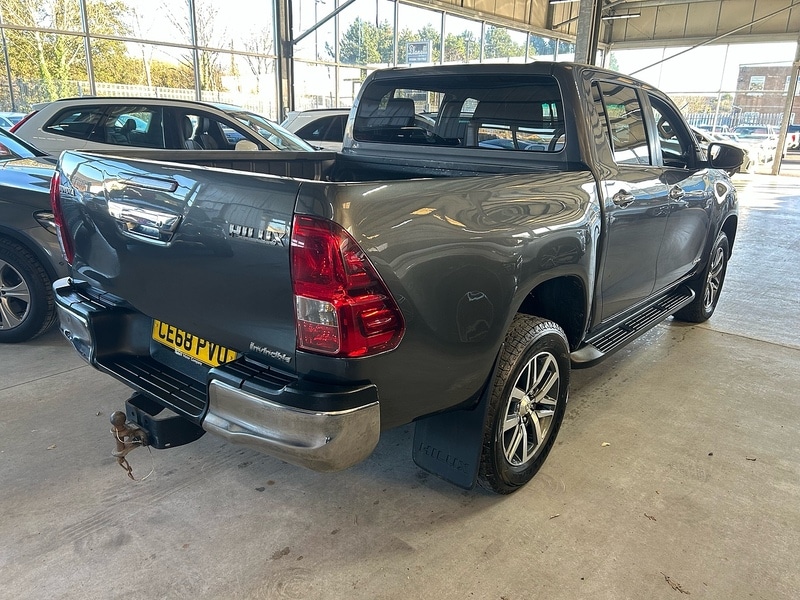 Used Toyota Hilux 2018 for sale - 76628525: Photo 4