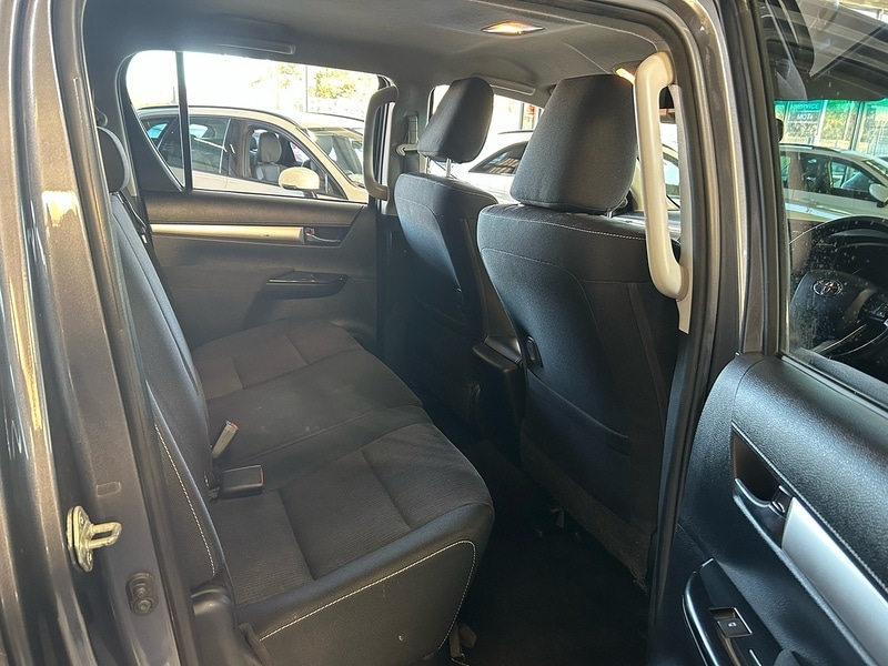Used Toyota Hilux 2018 for sale - 76628525: Photo 8