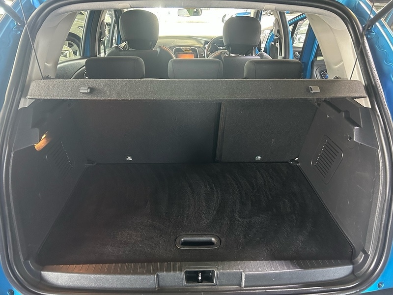 Used Renault Captur for sale - 77218140: Photo 9