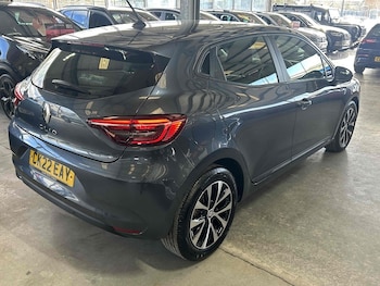 Used Renault Clio 2022 for sale - 75897485: Photo
