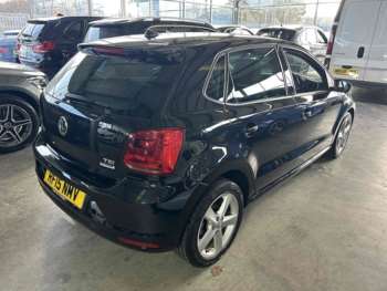 Used Volkswagen Polo 2015 for sale - 74942799: Photo