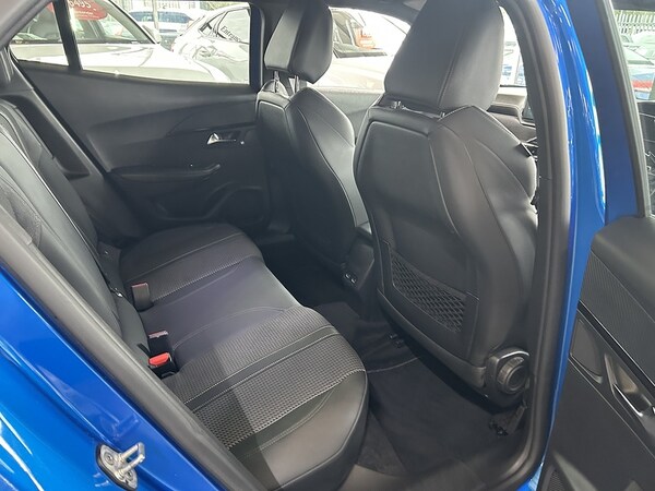 Used Peugeot 2008 2021 for sale - 76256899: Photo 8
