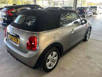 Used MINI Convertible 2017 for sale - 74942808: Photo