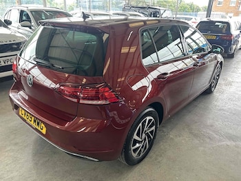 Used Volkswagen Golf 2019 for sale - 74942678: Photo