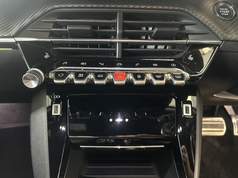 Used Peugeot 2008 2021 for sale - 76320227: Photo 13