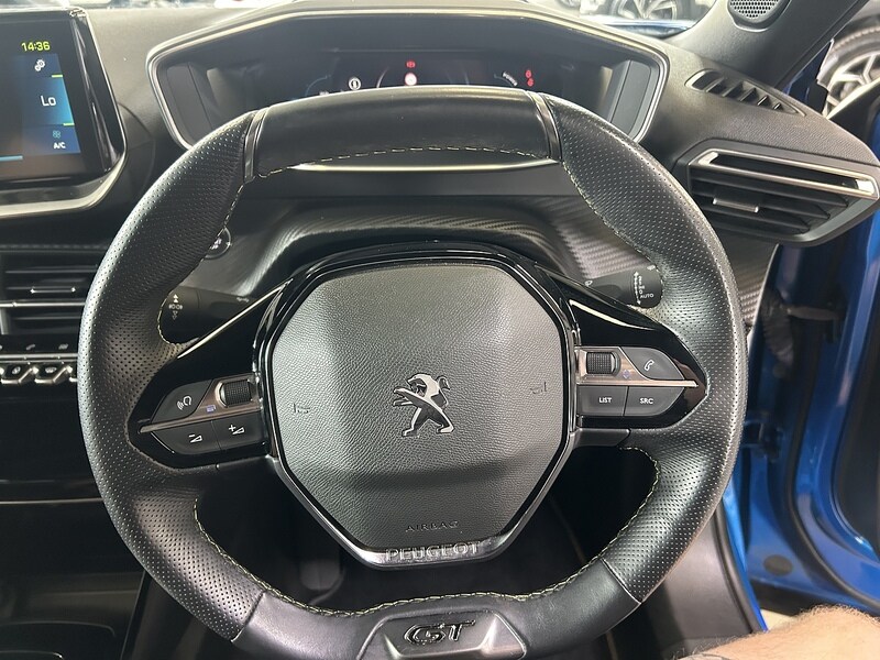 Used Peugeot 2008 2022 for sale - 76185819: Photo 11