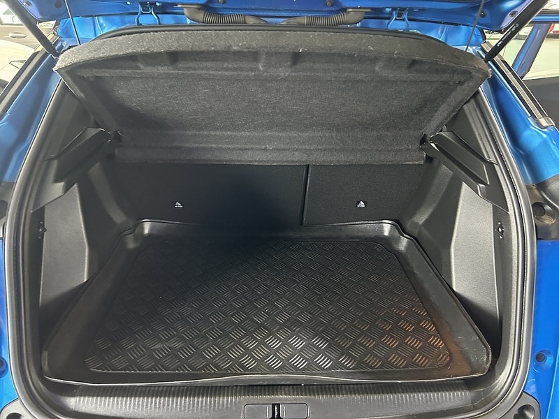 Used Peugeot 2008 2022 for sale - 76185819: Photo 9