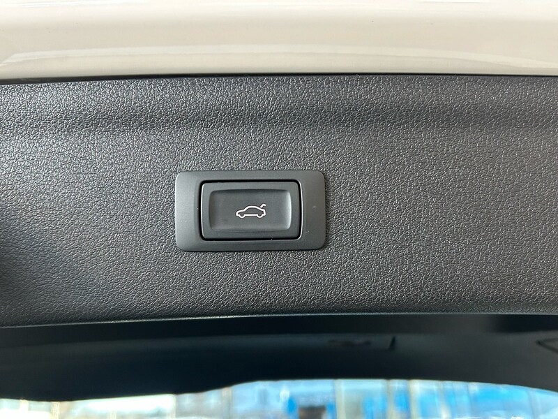 Used Audi Q3 2017 for sale - 77218137: Photo 10