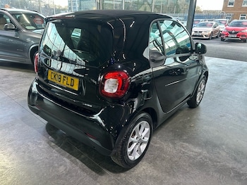 Used smart fortwo 2018 for sale - 76655512: Photo