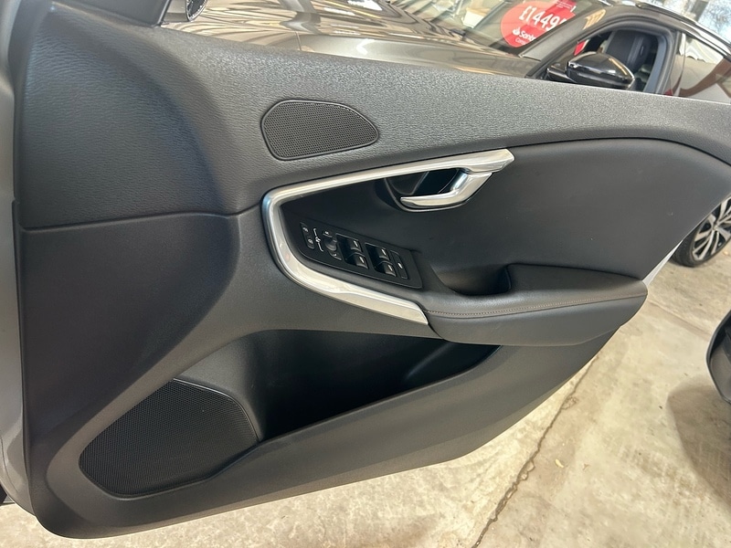 Used Volvo V40 2017 for sale - 77218135: Photo 16