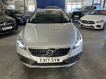 Used Volvo V40 2017 for sale - 77218135: Photo