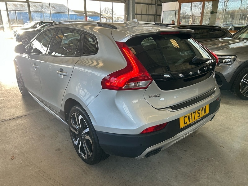 Used Volvo V40 2017 for sale - 77218135: Photo 5