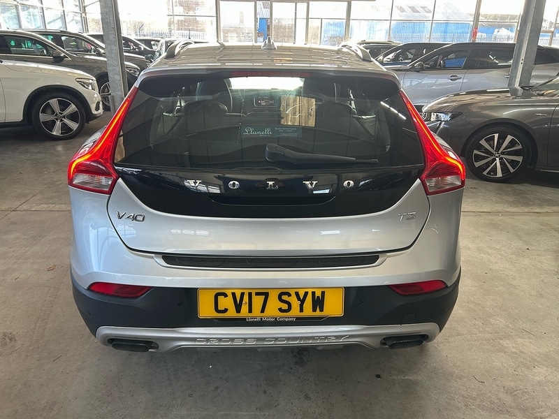Used Volvo V40 2017 for sale - 77218135: Photo 6