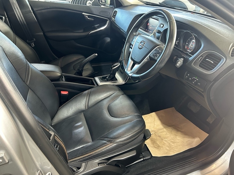 Used Volvo V40 2017 for sale - 77218135: Photo 7