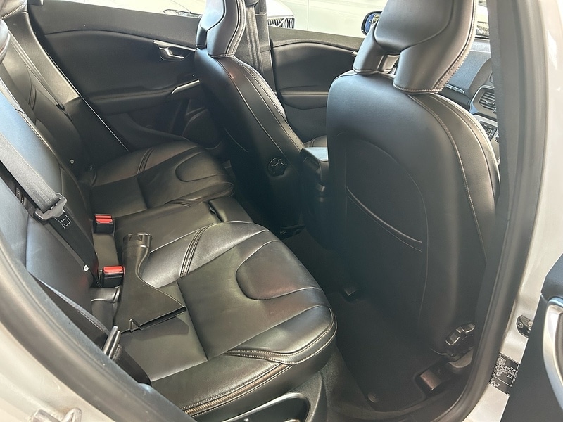 Used Volvo V40 2017 for sale - 77218135: Photo 8