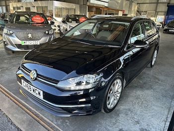 Used Volkswagen Golf 2018 for sale - 76106374: Photo