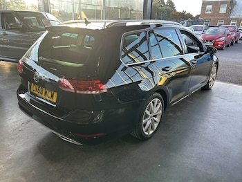 Used Volkswagen Golf 2018 for sale - 76106374: Photo