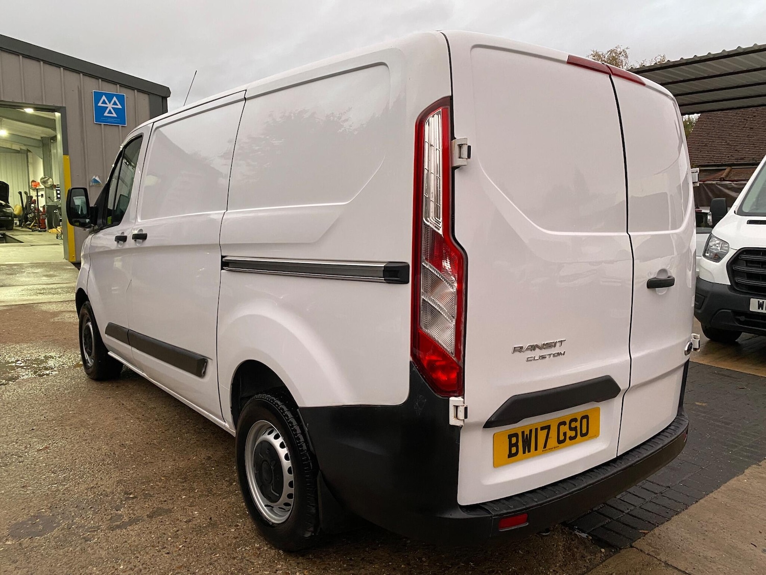 Used Ford Transit Custom 2017 for sale - 76282945: Photo 12