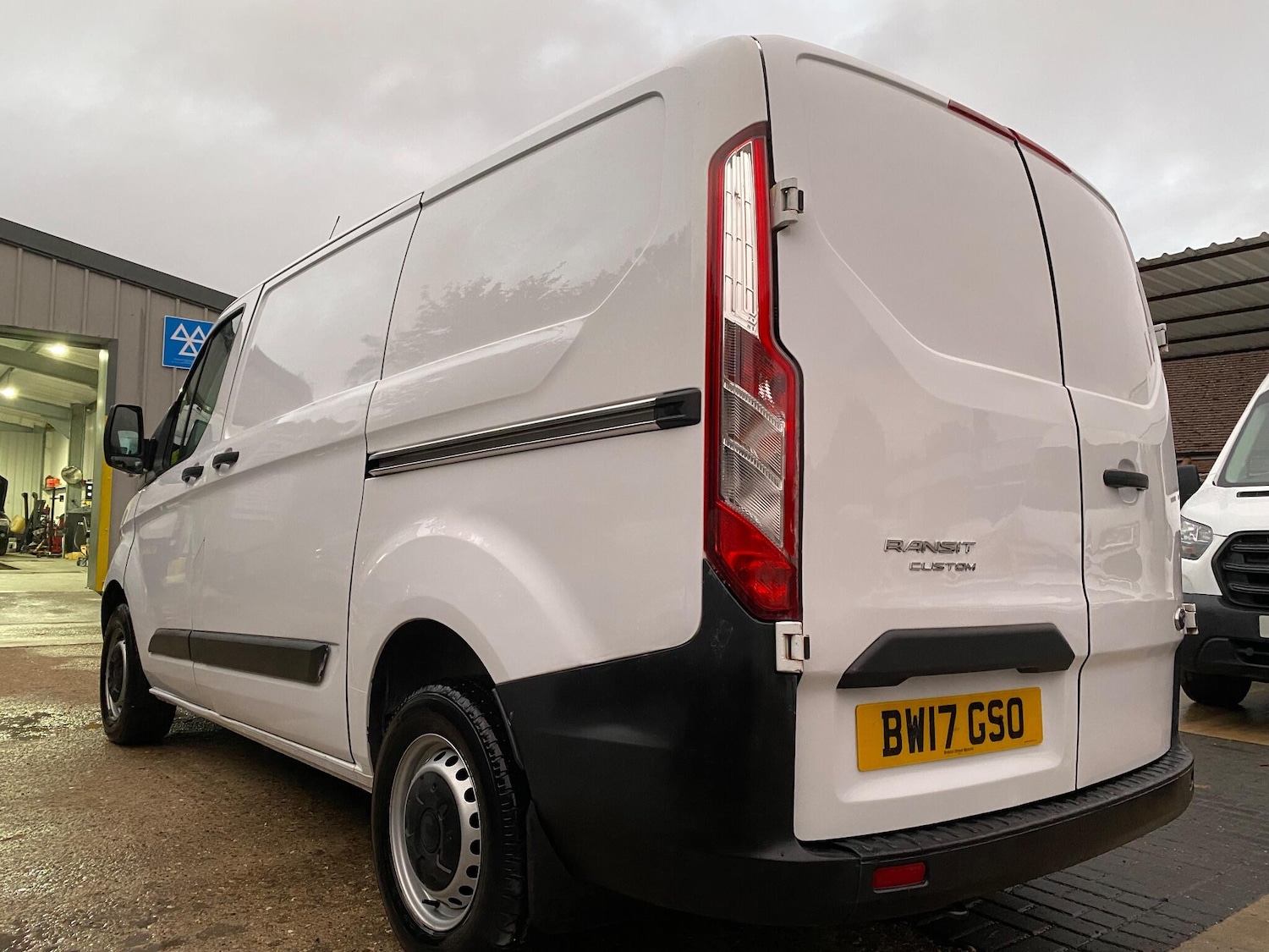 Used Ford Transit Custom 2017 for sale - 76282945: Photo 13