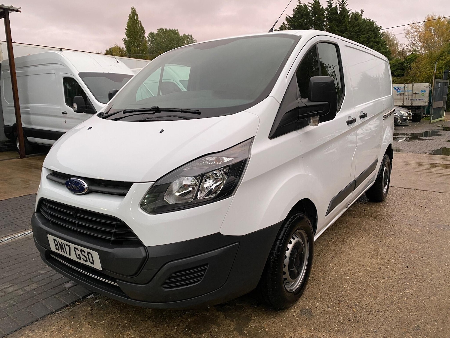 Used Ford Transit Custom 2017 for sale - 76282945: Photo 2