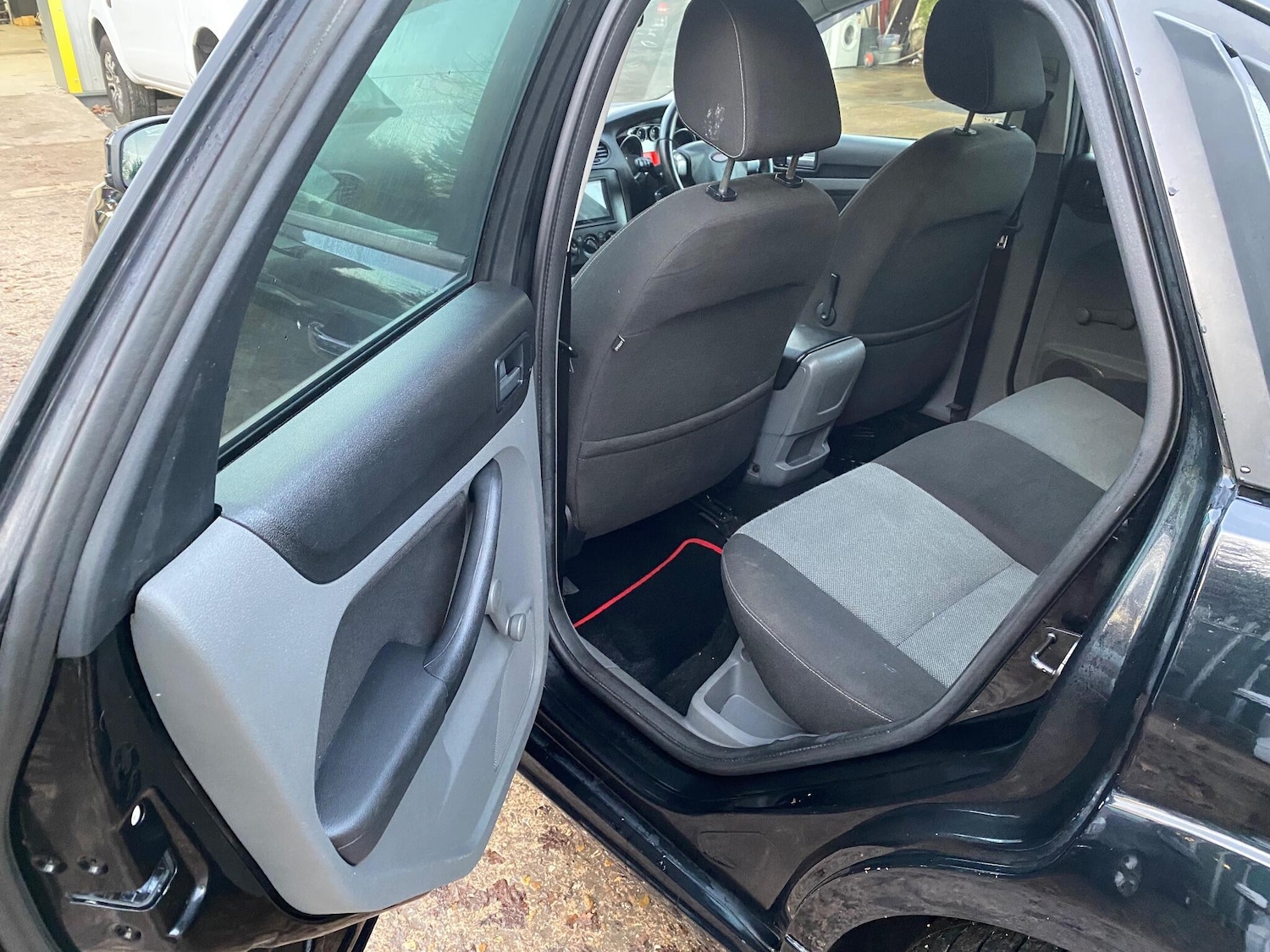 Used Ford Focus 2009 for sale - 76936732: Photo 37