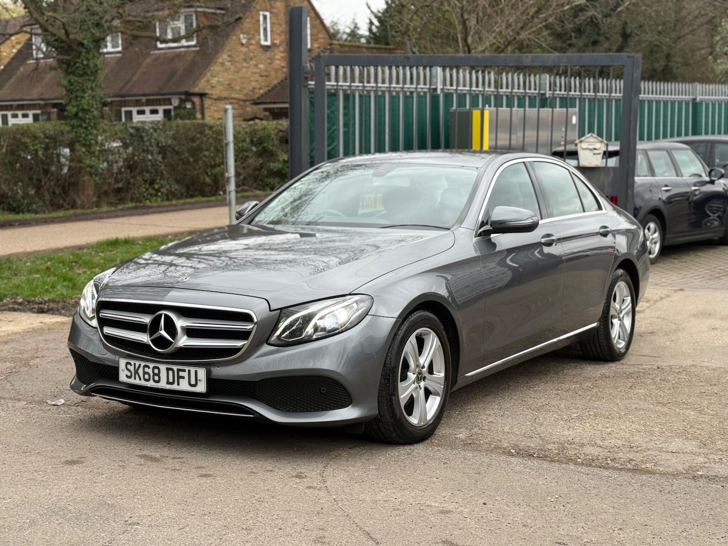 Used Mercedes-Benz E Class for sale - 77684085: Photo 4