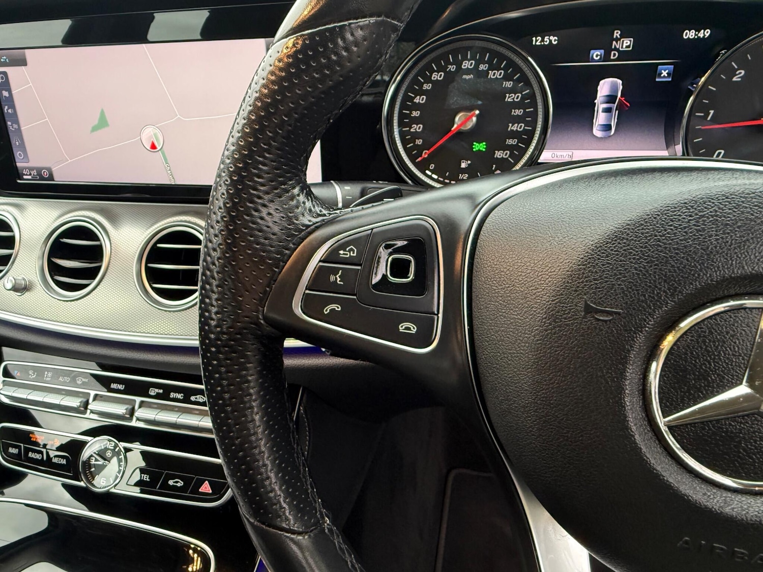 Used Mercedes-Benz E Class for sale - 77684085: Photo 40