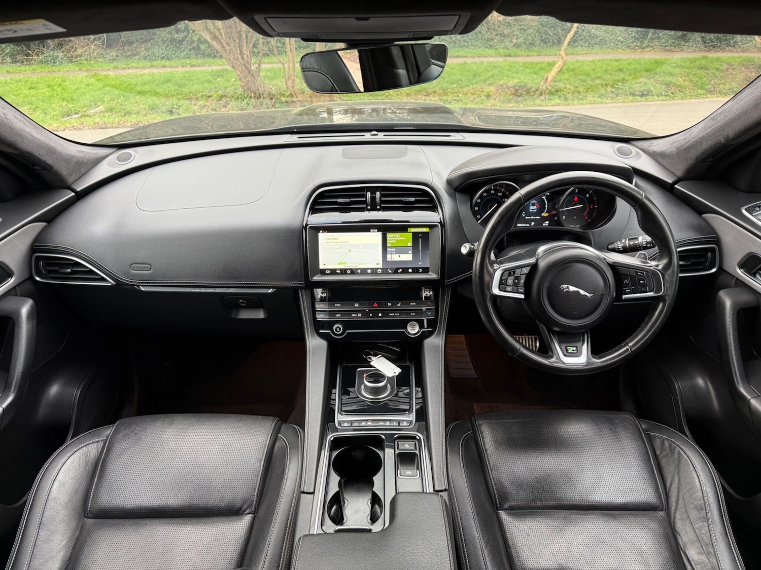 Used Jaguar F-Pace for sale - 77798960: Photo 2