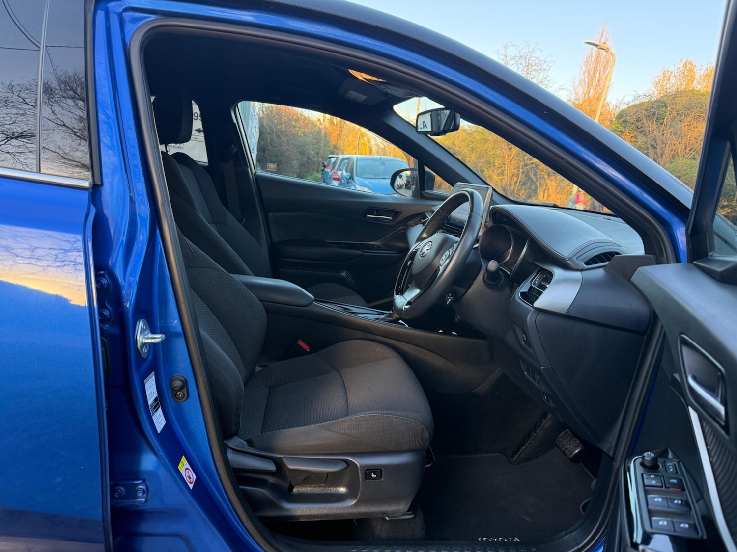 Used Toyota C-HR 2018 for sale - 77898298: Photo 14