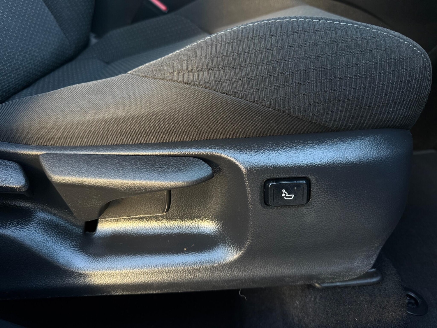 Used Toyota C-HR 2018 for sale - 77898298: Photo 21