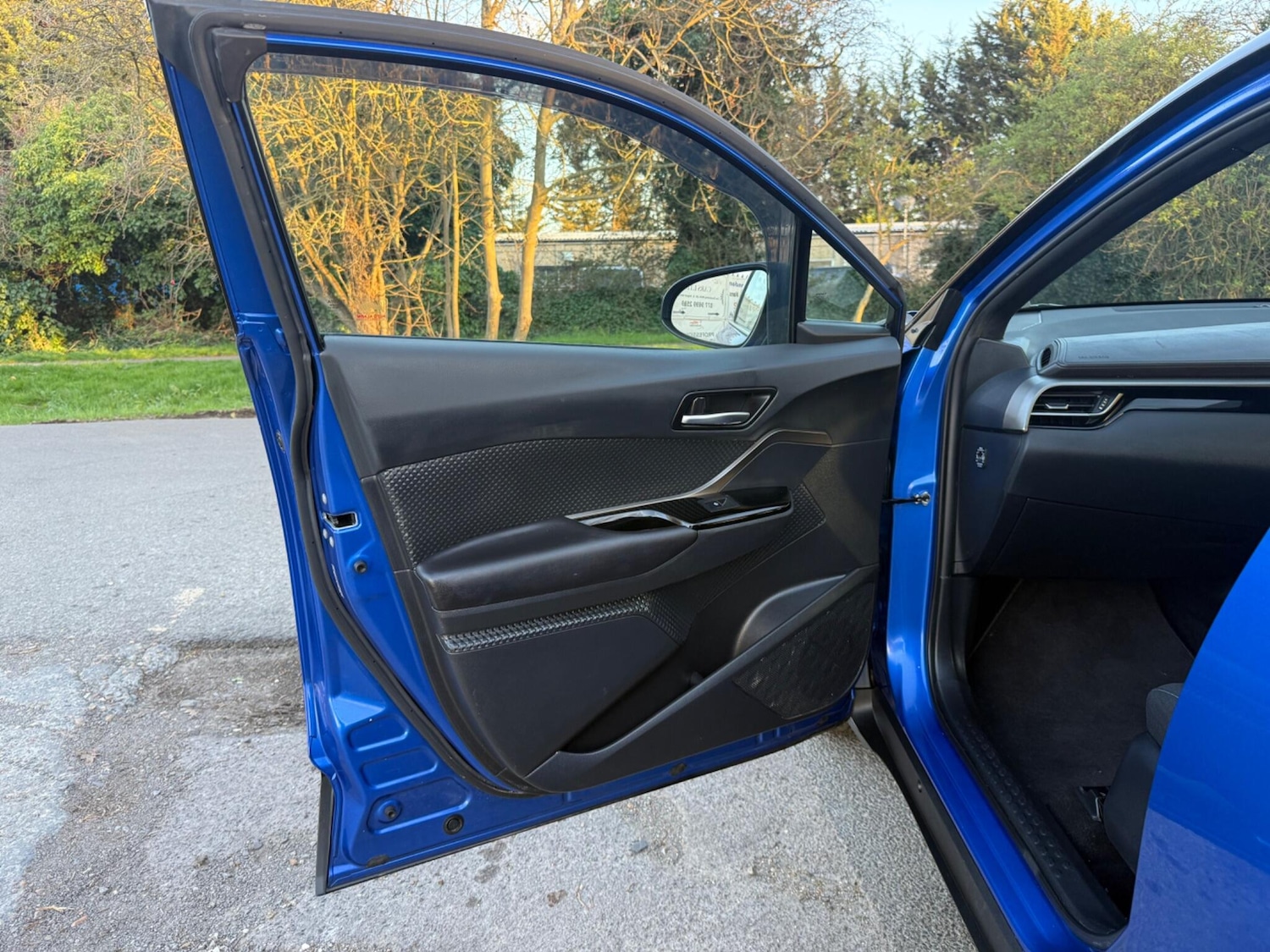 Used Toyota C-HR 2018 for sale - 77898298: Photo 29