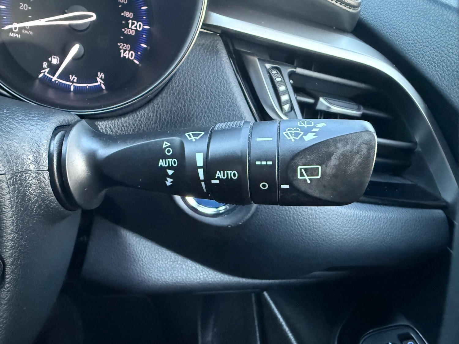 Used Toyota C-HR 2018 for sale - 77898298: Photo 48