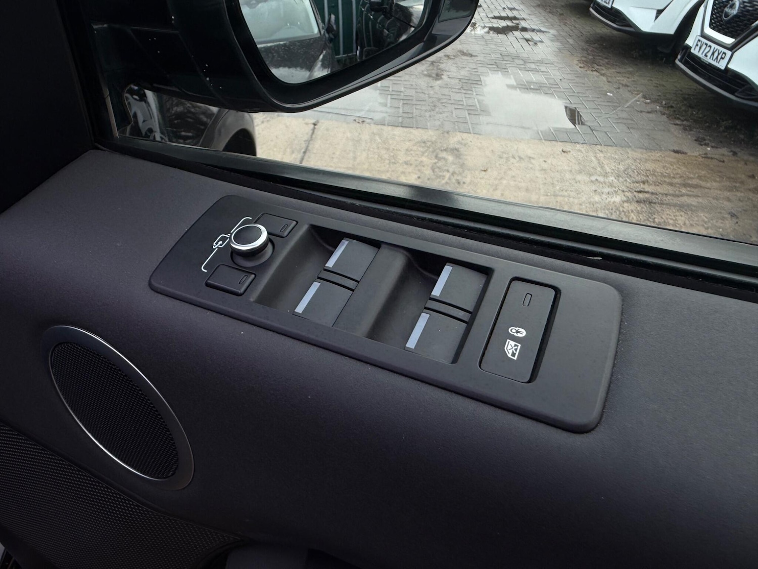 Used Land Rover Discovery 2018 for sale - 77523932: Photo 32