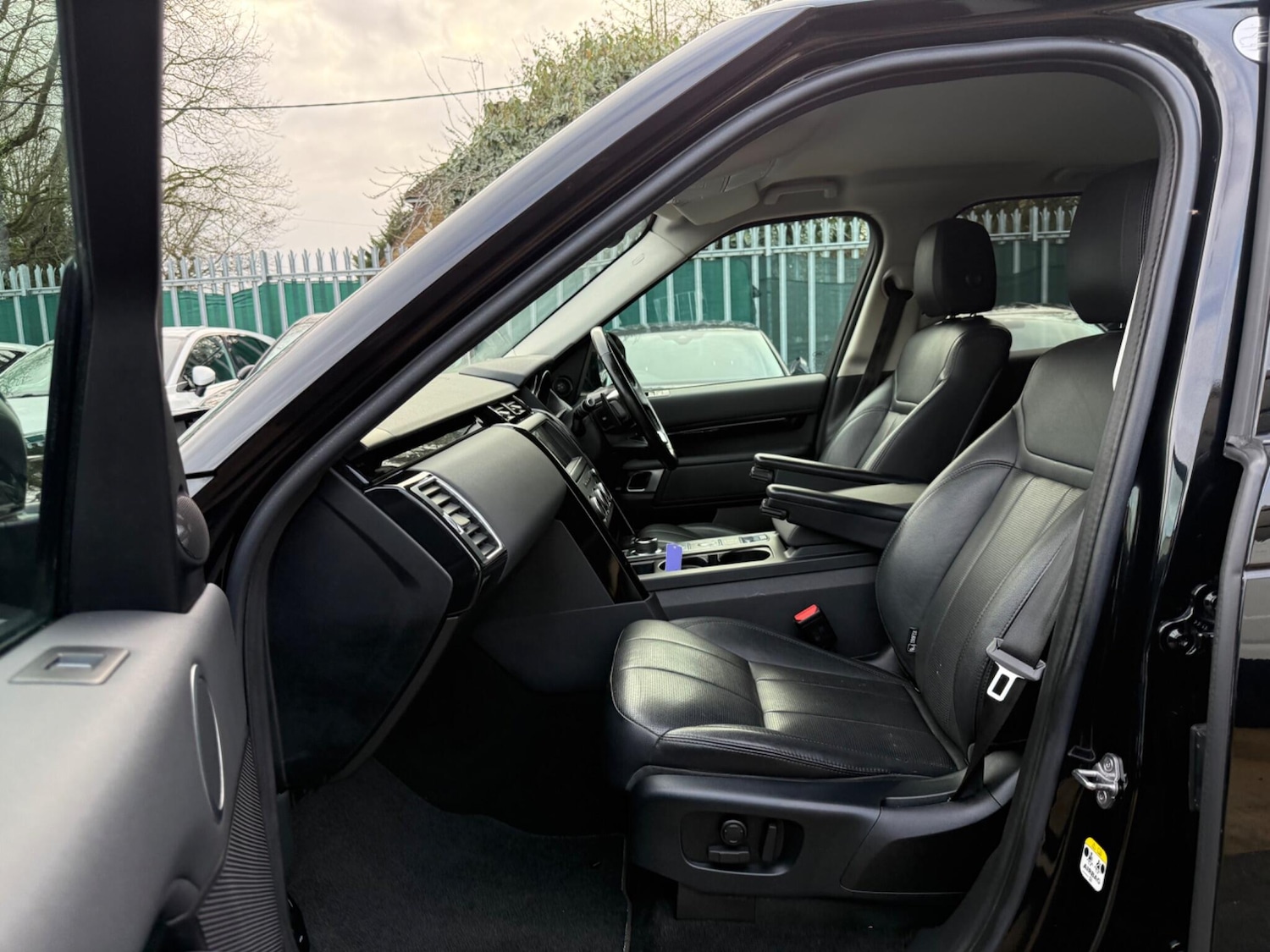 Used Land Rover Discovery 2018 for sale - 77523932: Photo 41