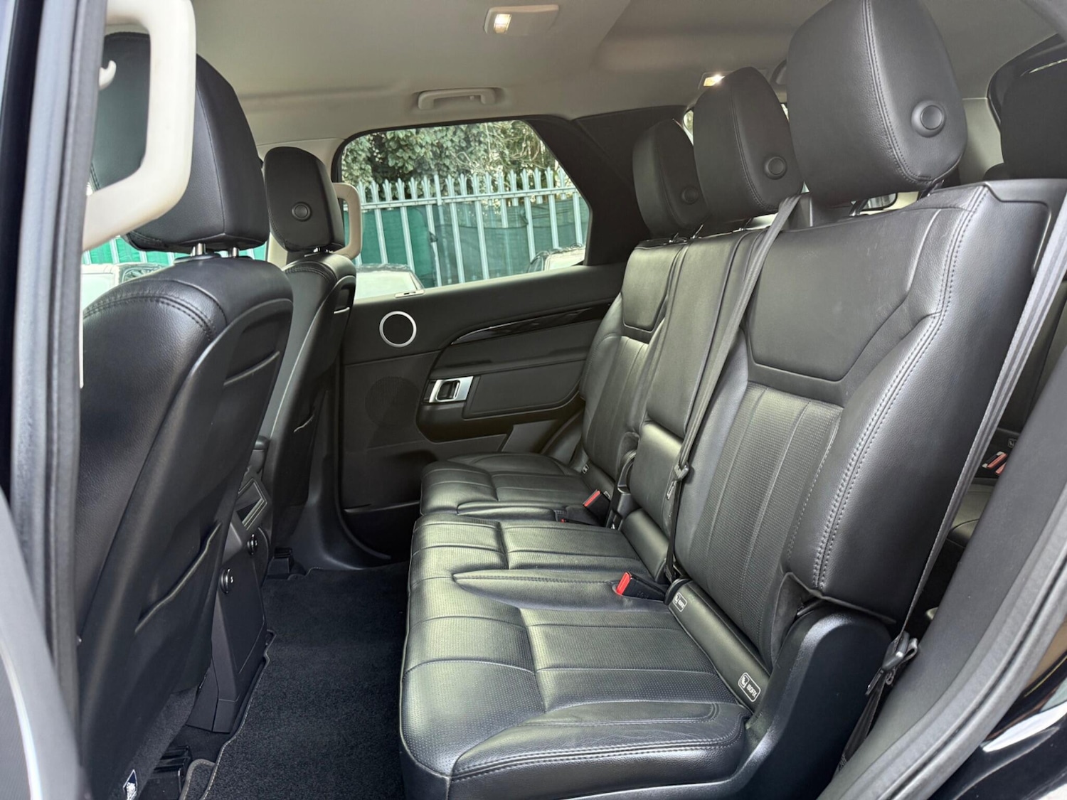 Used Land Rover Discovery 2018 for sale - 77523932: Photo 46