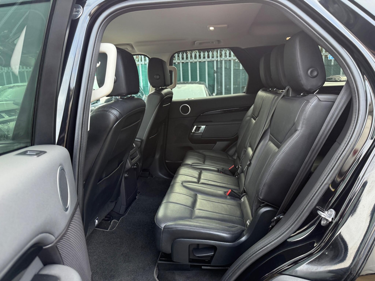 Used Land Rover Discovery 2018 for sale - 77523932: Photo 47