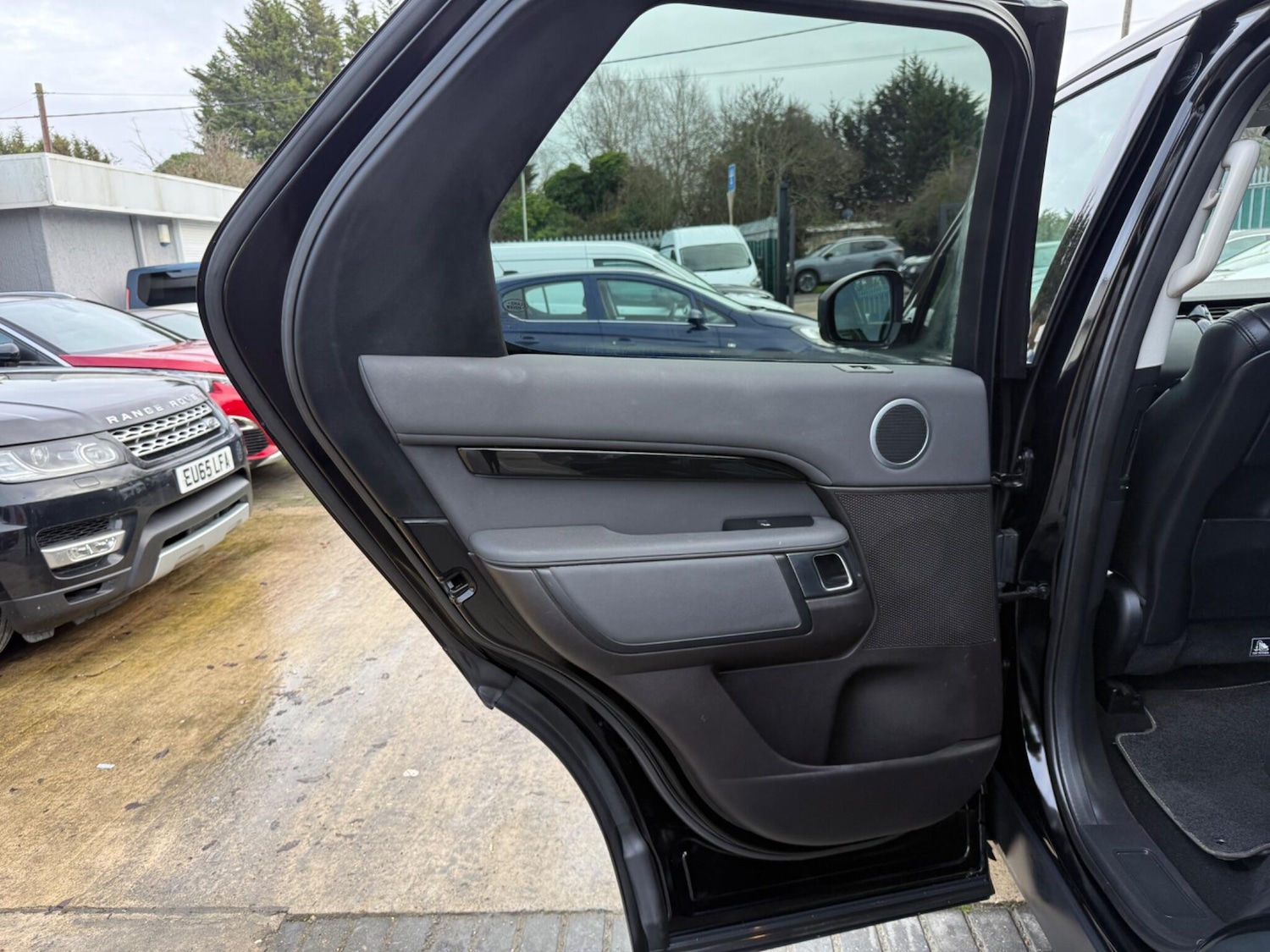 Used Land Rover Discovery 2018 for sale - 77523932: Photo 48