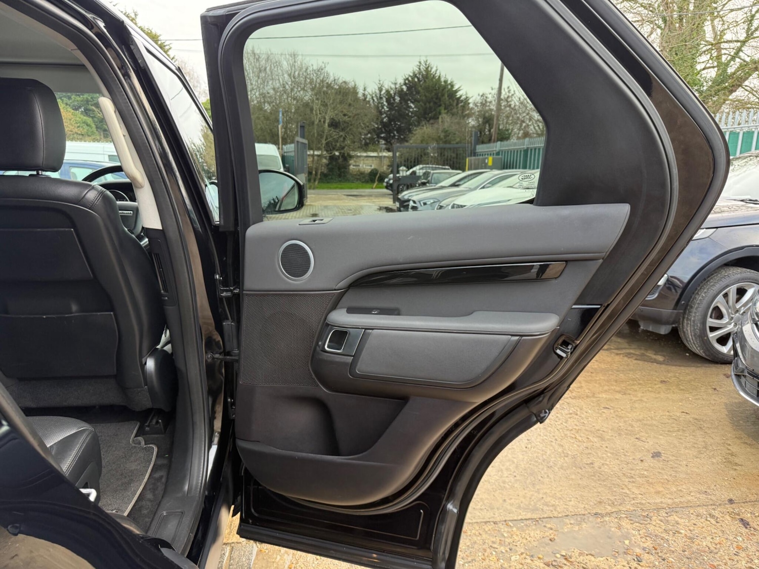 Used Land Rover Discovery 2018 for sale - 77523932: Photo 55