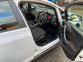 Used Vauxhall Astra 2012 for sale - 77358481: Photo