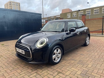 Used MINI Hatch 2021 for sale - 77799351: Photo