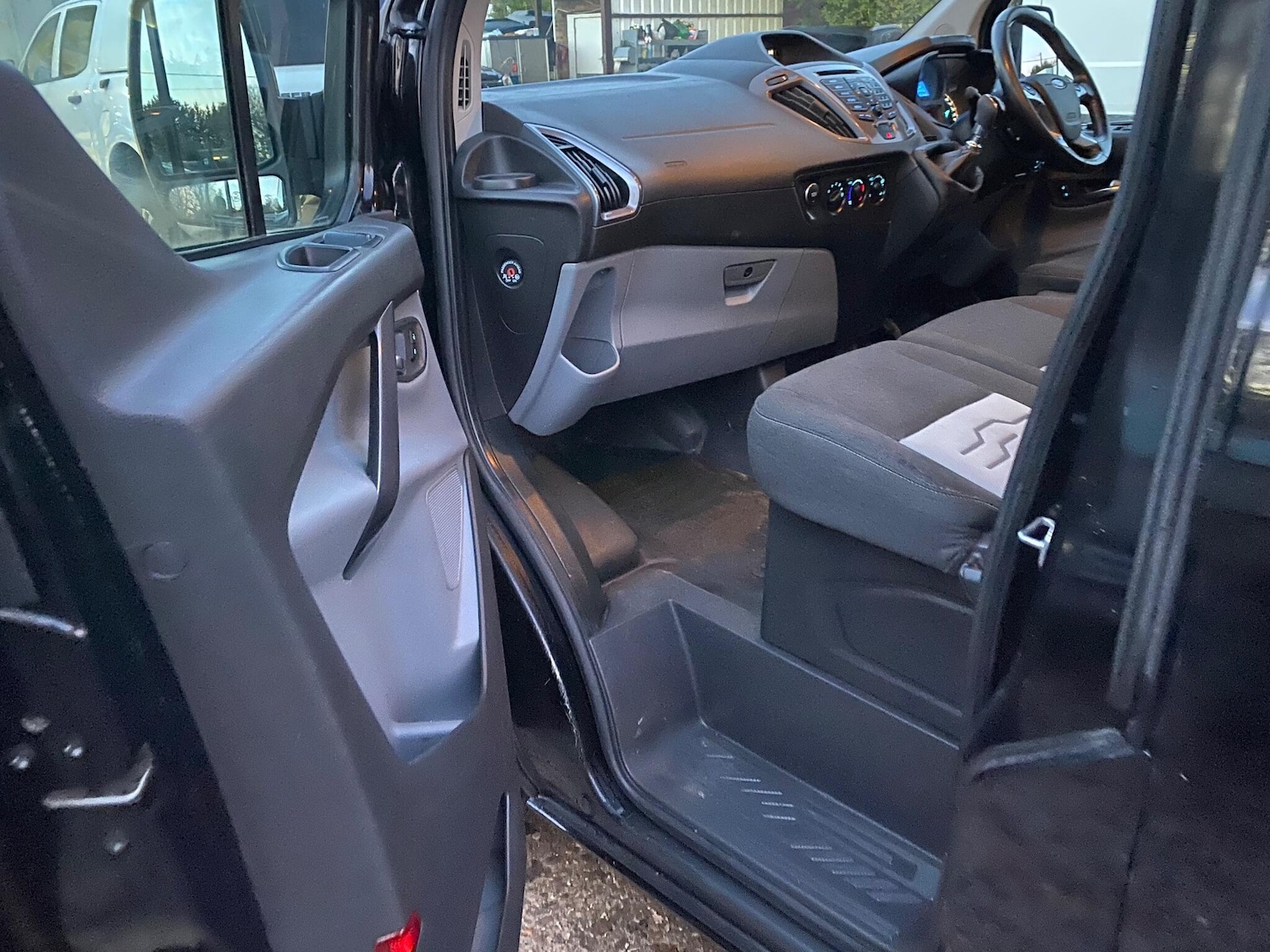 Used Ford Transit Custom 2017 for sale - 78184446: Photo 26