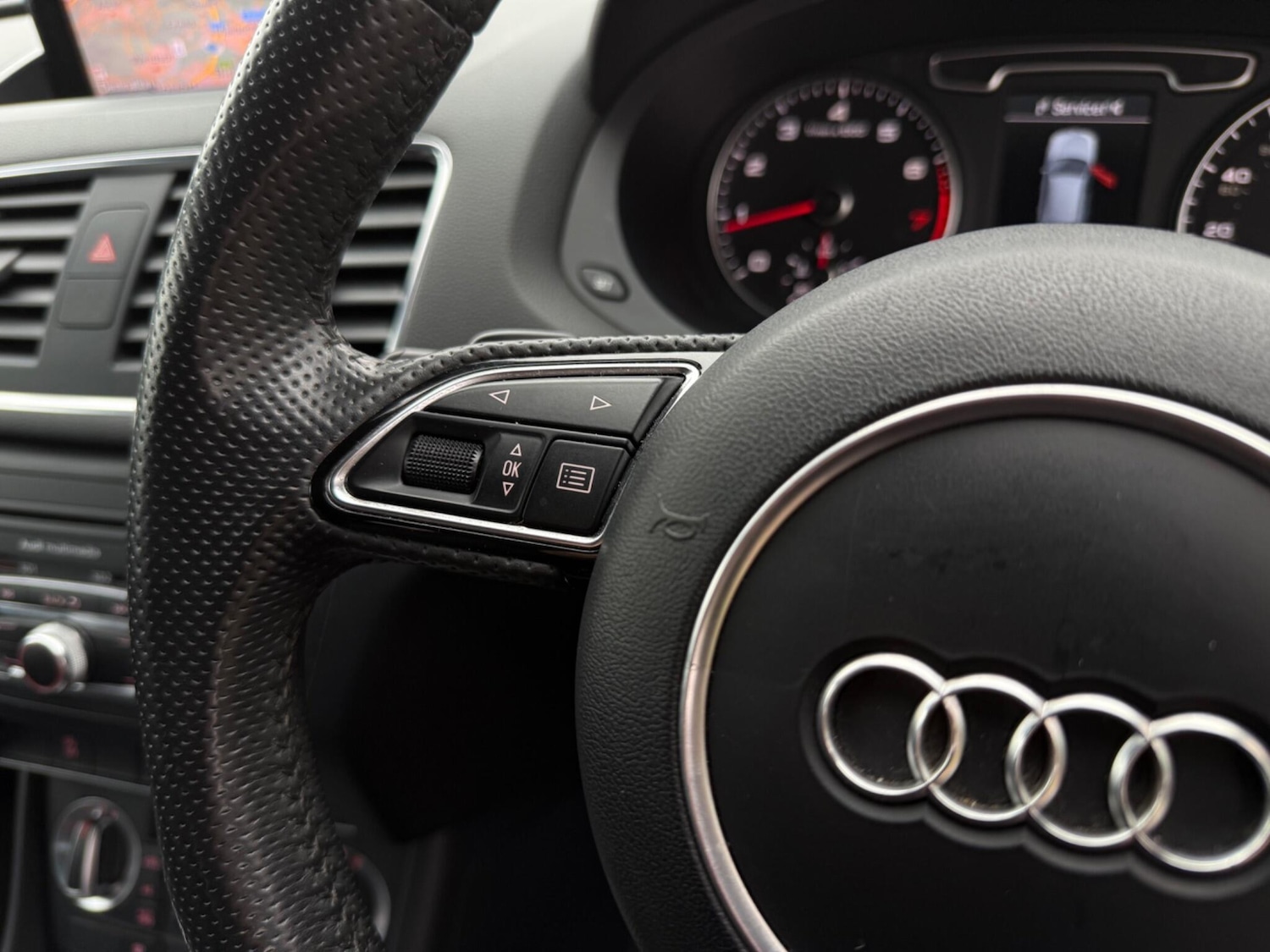 Used Audi Q3 2013 for sale - 77794196: Photo 38