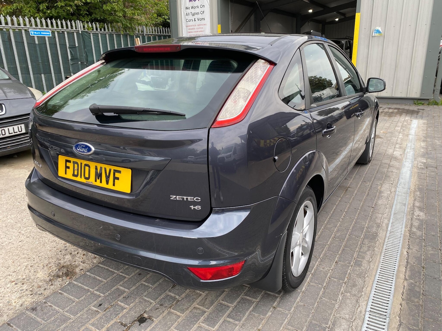 Used Ford Focus 2010 for sale - 76108822: Photo 15