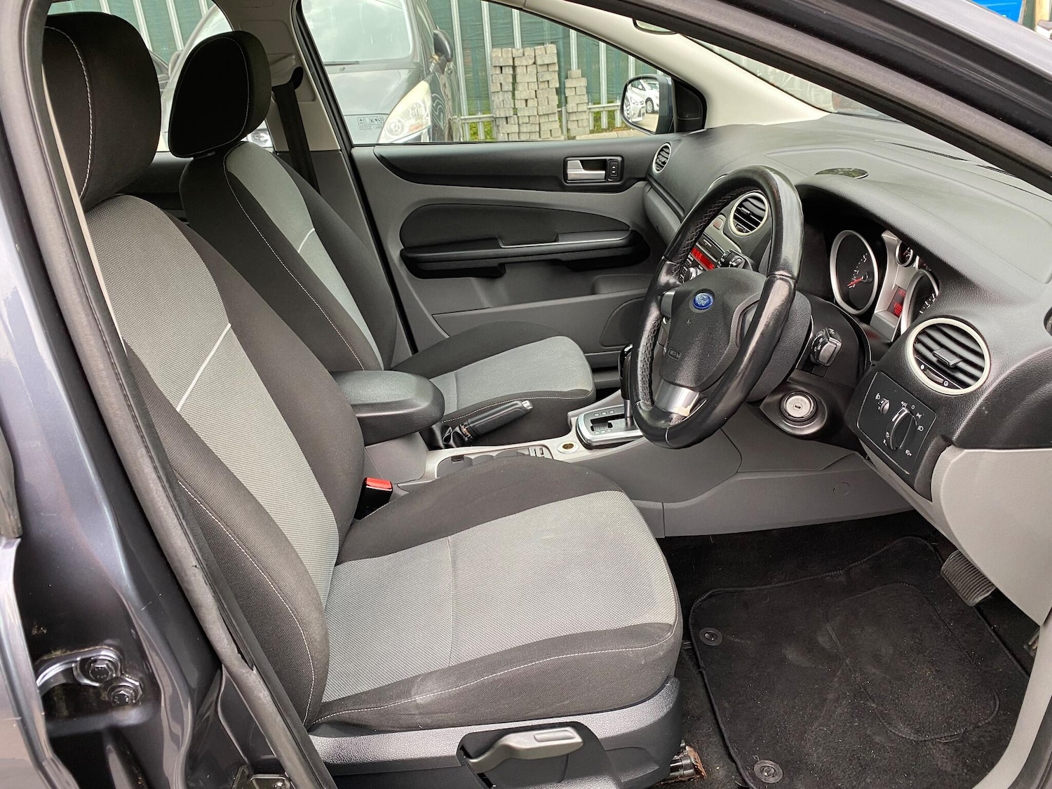 Used Ford Focus 2010 for sale - 76108822: Photo 22